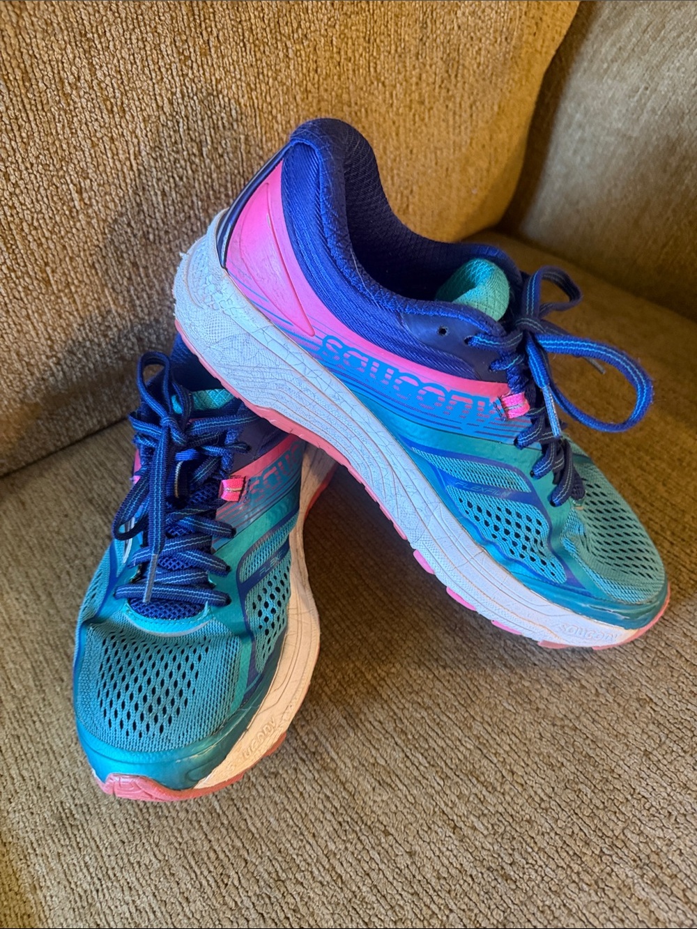 Saucony Women's Teal and Pink Athletic Running Shoes